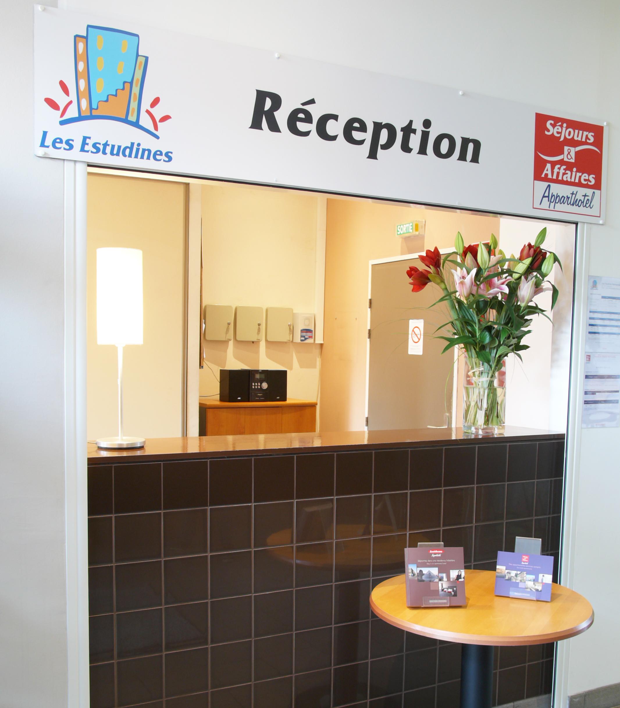 Séjours&Affaires Rouen Normandie Sotteville-lès-Rouen Exterior foto